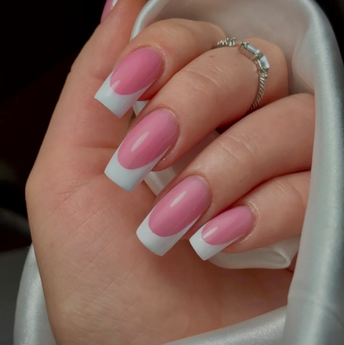 Elegantni french nokti Angel Nails